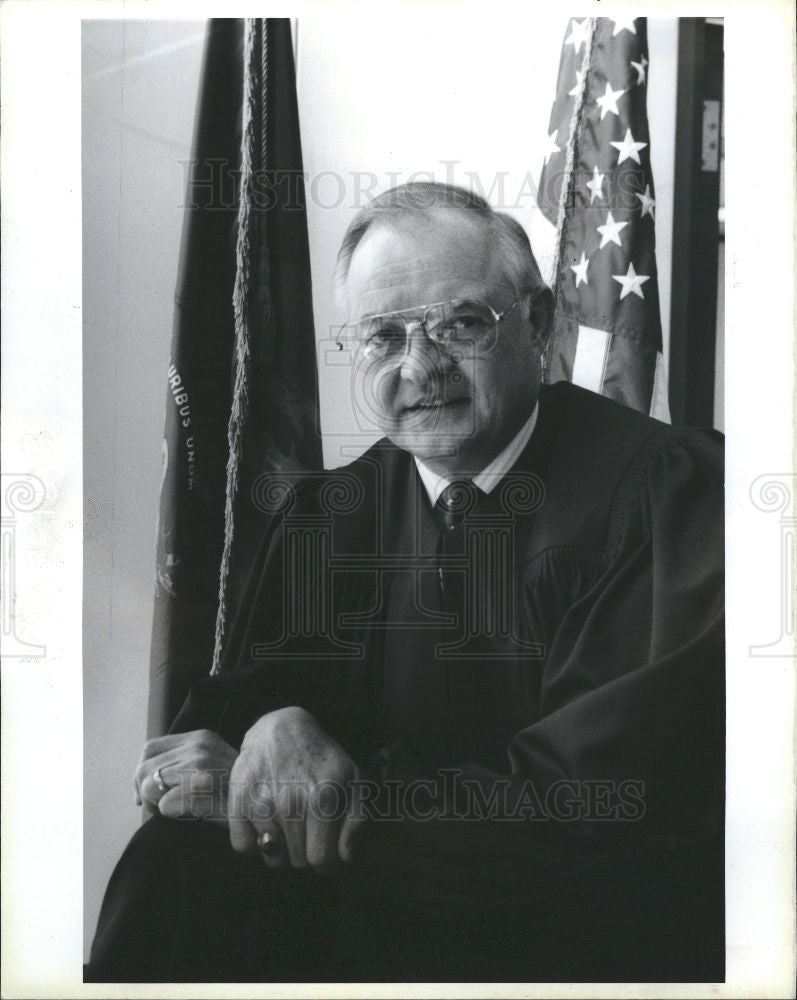 1990 Press Photo Marvin Stempien Circuit Judge Wayne - Historic Images