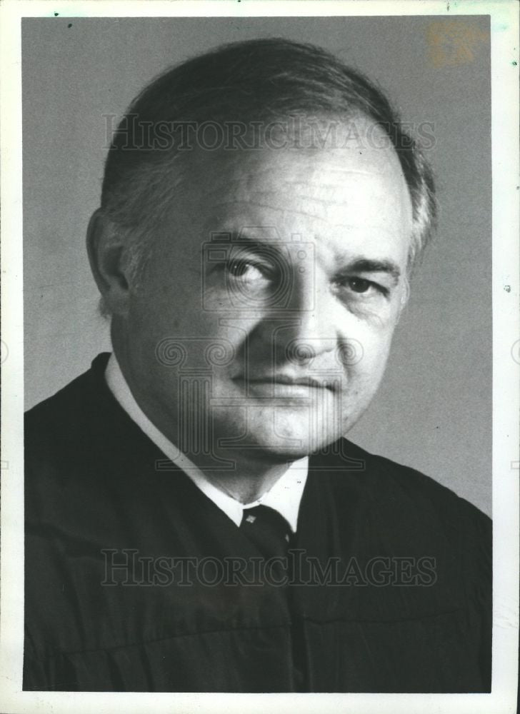 1990 Press Photo Marvin Stempien Judge - Historic Images