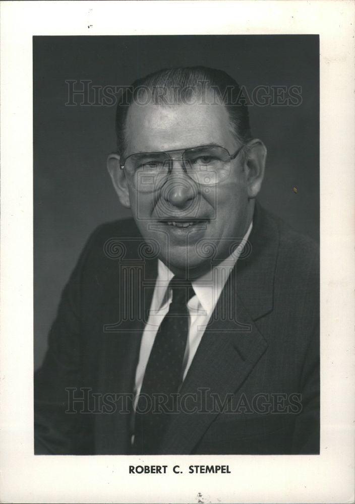 1988 Press Photo Robert Stempel General motors - Historic Images