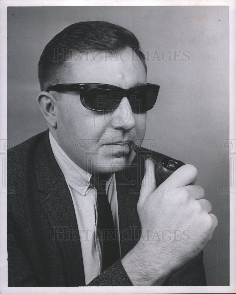 1966 Press Photo Man Sunglasses Portrait Headshot - Historic Images