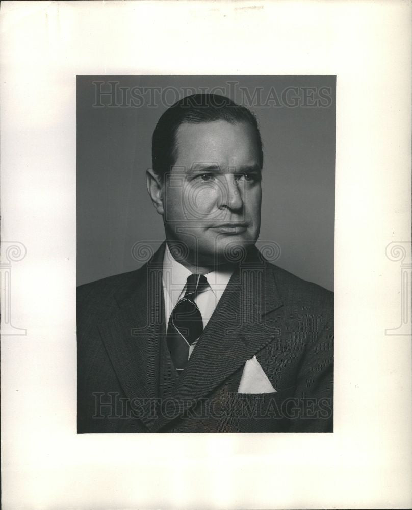 1950 Press Photo Nobel Travis Detroit Banker Republican - Historic Images