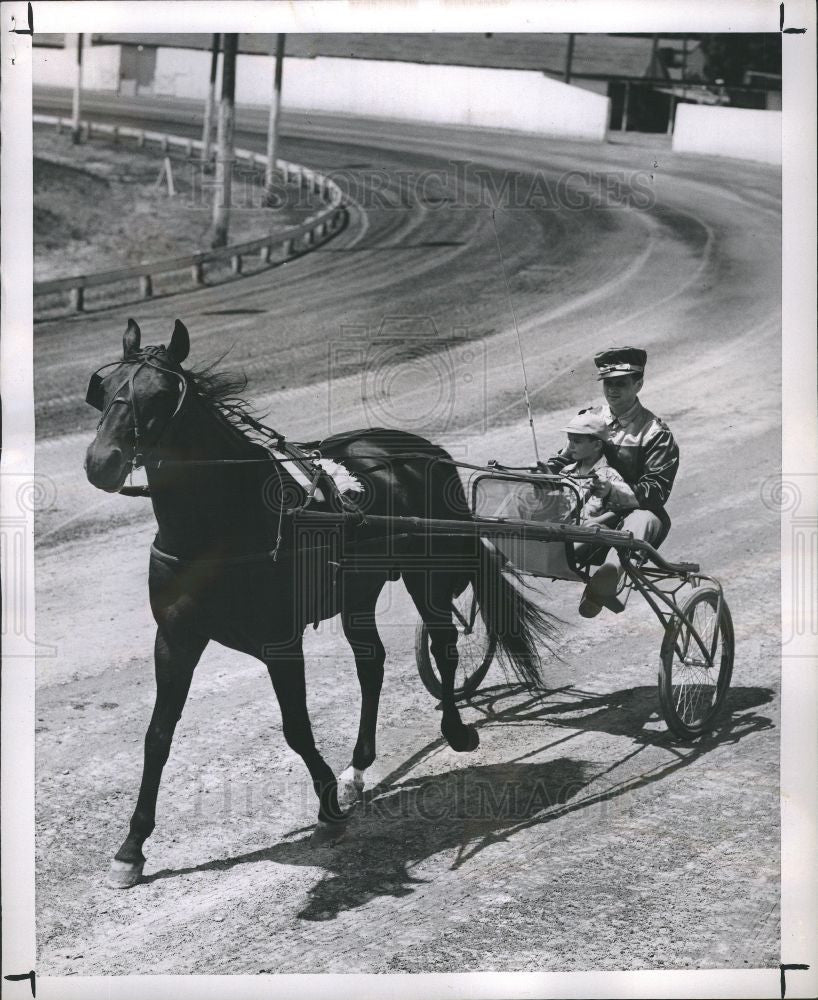 1952 Press Photo Dennis Trolz Lyle Gallant Journey - Historic Images