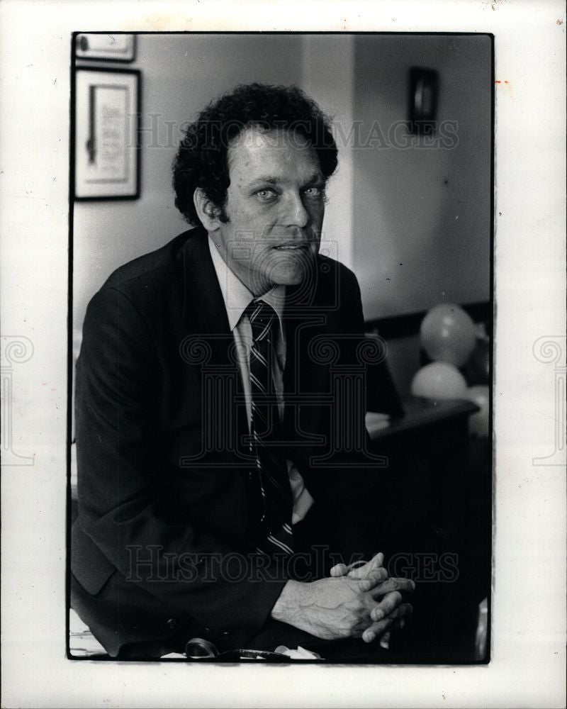 1982 Press Photo Leonard Gilman, - Historic Images