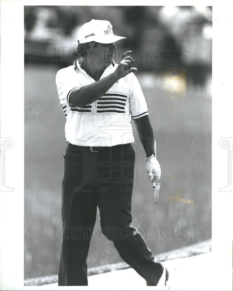 1992 Press Photo Lee Trevino golf gloves - Historic Images