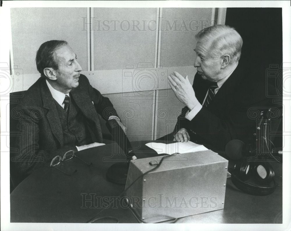 1988 Press Photo Robert &quot;Bob&quot; Trout news reporter - Historic Images