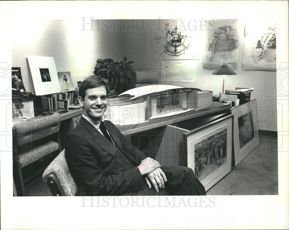 1987 Press Photo Brian Trim Marcel Marceau Centre Mime - Historic Images