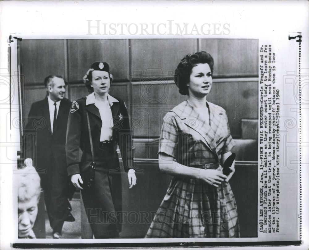 1960 Press Photo Carole and Bernard enter court today - Historic Images