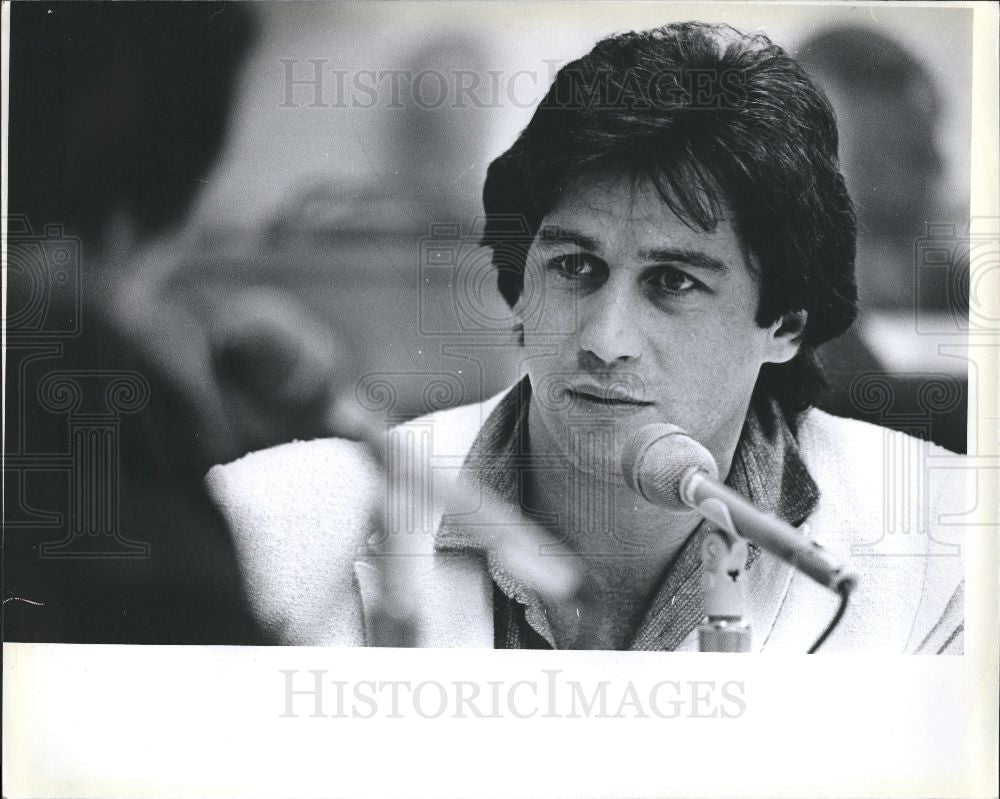 Press Photo Joey Travolta actor - Historic Images
