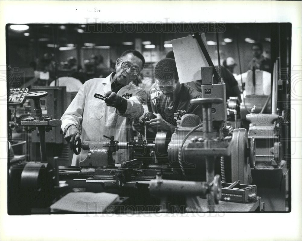 1985 Press Photo DANIEL STEPHENS RETIRED FORD MOTOR - Historic Images