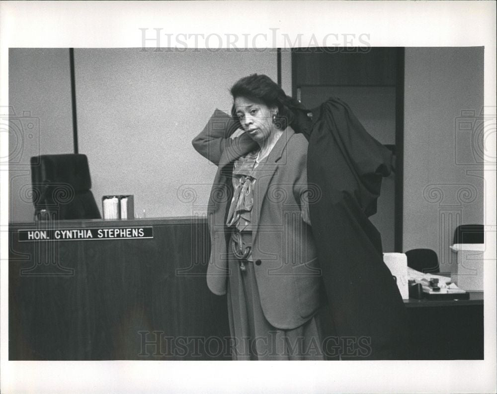 1990 Press Photo Cynthia Stephenws Judge - Historic Images