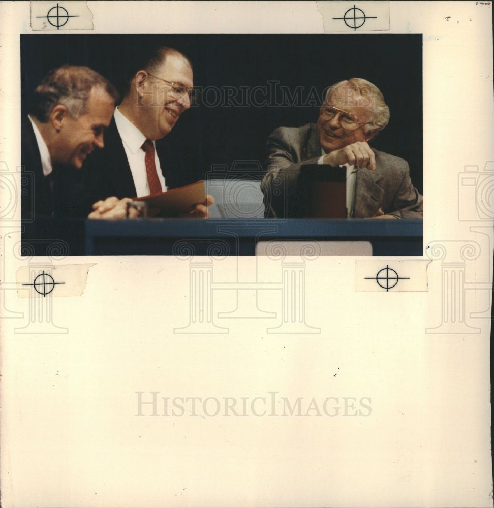 Press Photo Roger Smith Chairman CEO GM - Historic Images