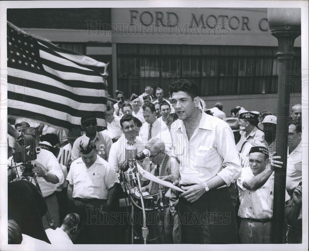1955 Press Photo Carl Stellato Ford Motor - Historic Images