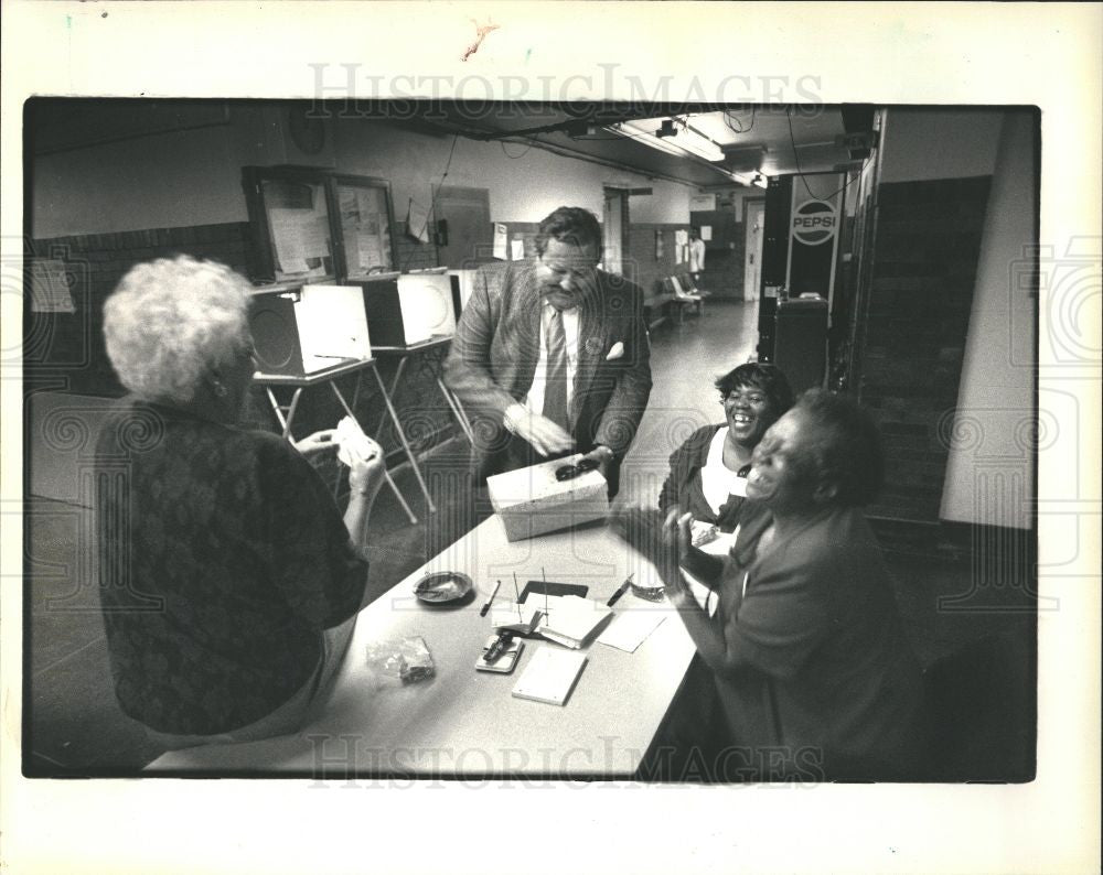 1987 Press Photo Robert Blackwell Mayor Highland Park - Historic Images