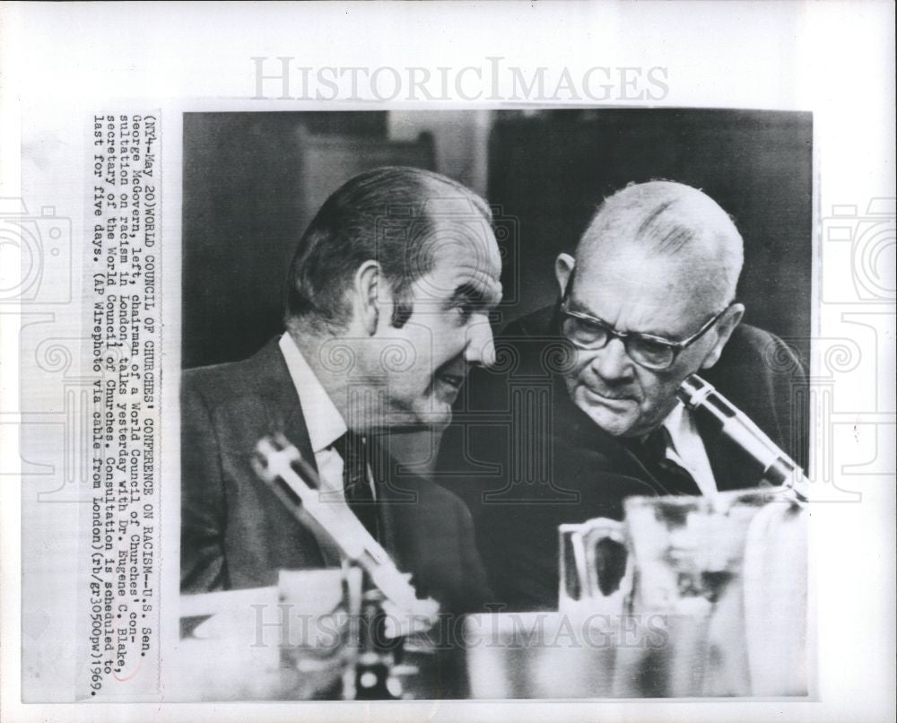 1969 Press Photo Senator George McGovern Eugene Blake - Historic Images