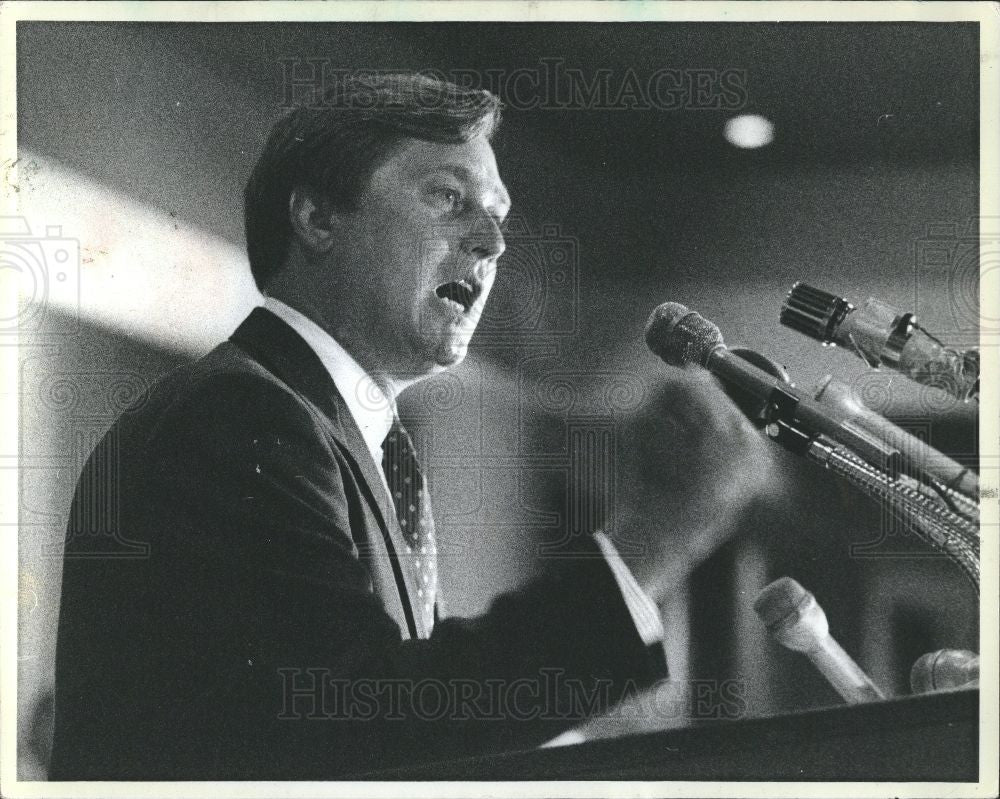 1984 Press Photo Michigan Governor James Blanchard Cobo - Historic Images