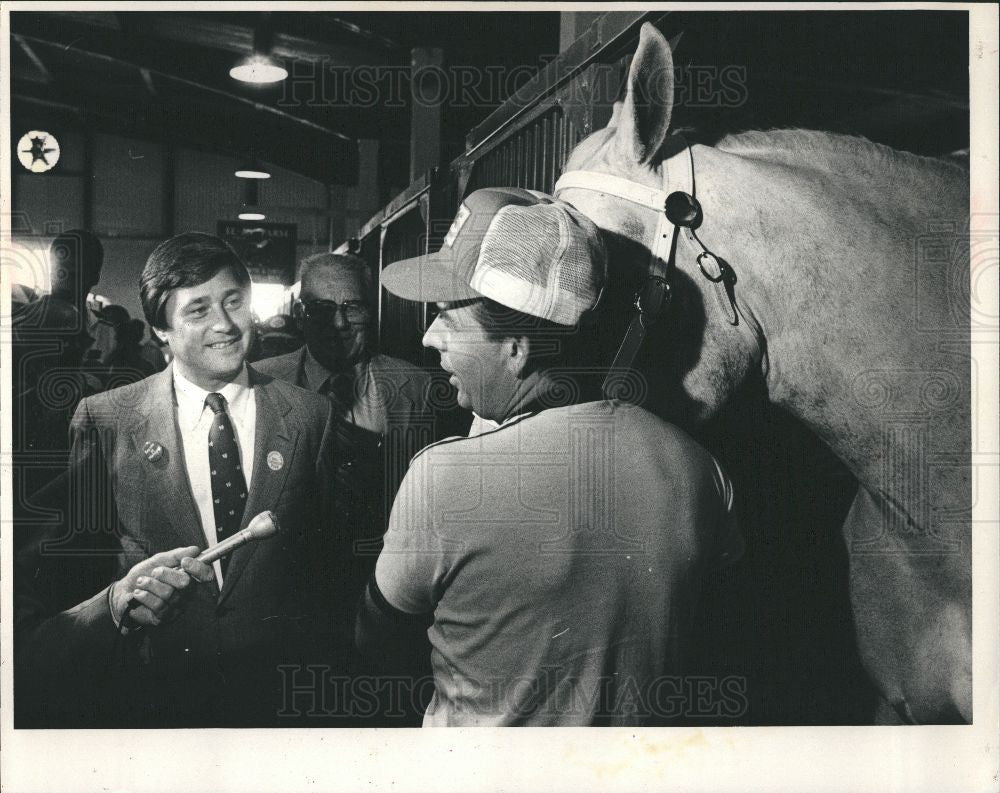 1983 Press Photo Gov. Blanchard Senator Hertel horse - Historic Images