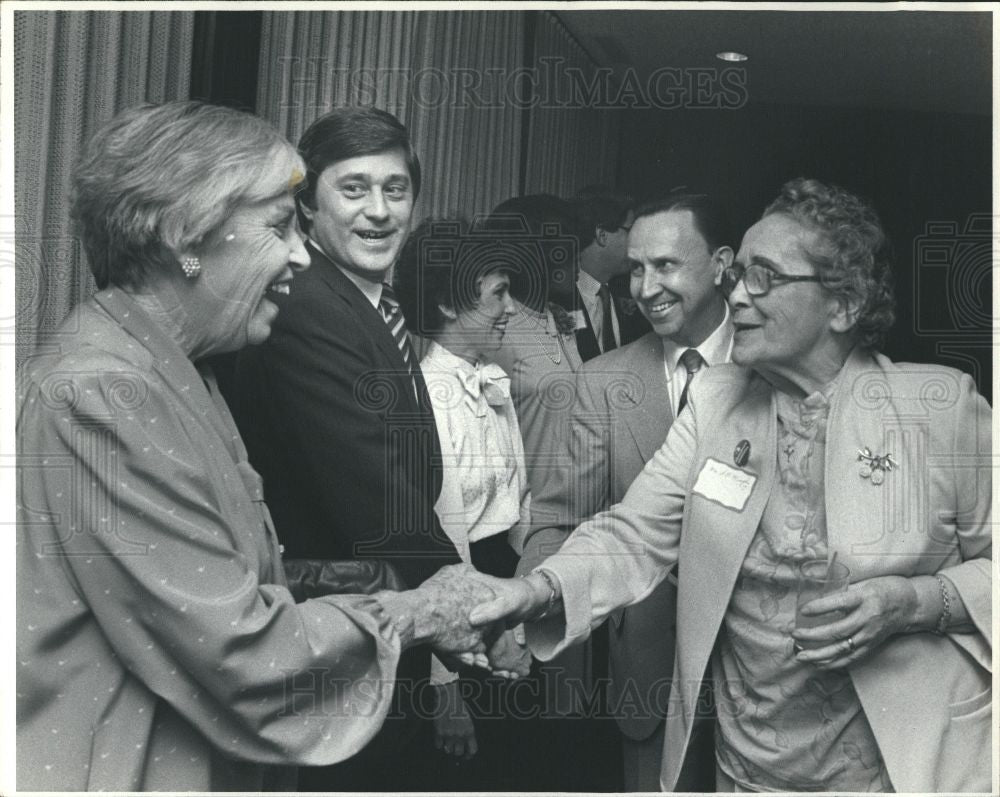 1982 Press Photo Supporters Greet Detroit Candidate - Historic Images