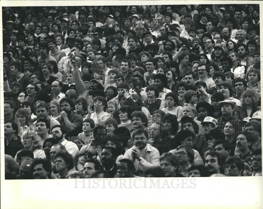1984 Press Photo Crowd Angeles Lakers Silverdome - Historic Images