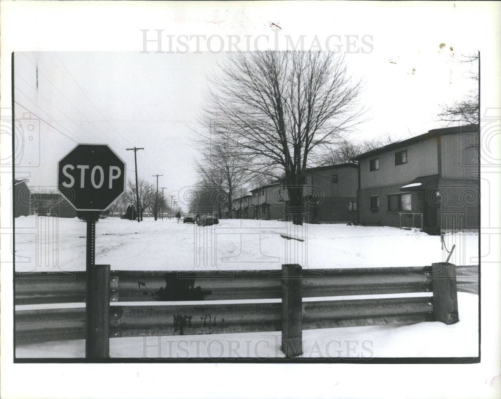 1992 Press Photo Crime Prevention Barriers Less Drugs - Historic Images