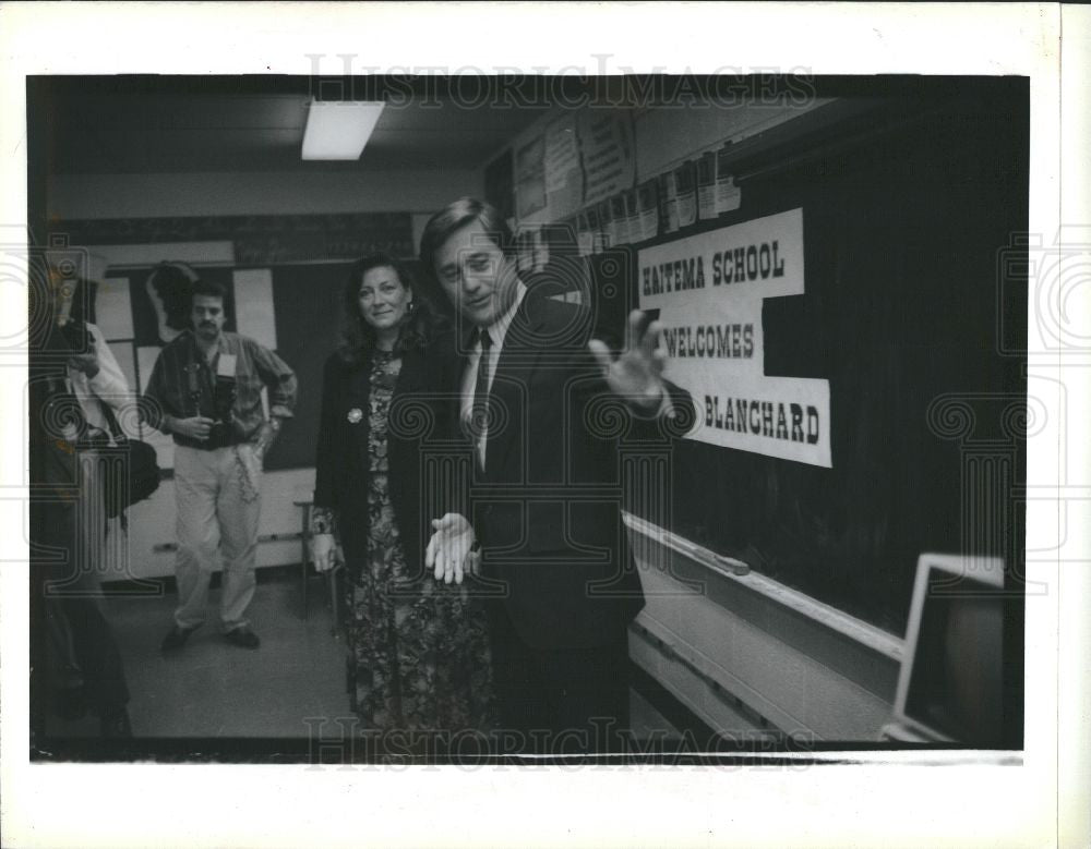 1989 Press Photo Governor James Blanchard Haitema - Historic Images