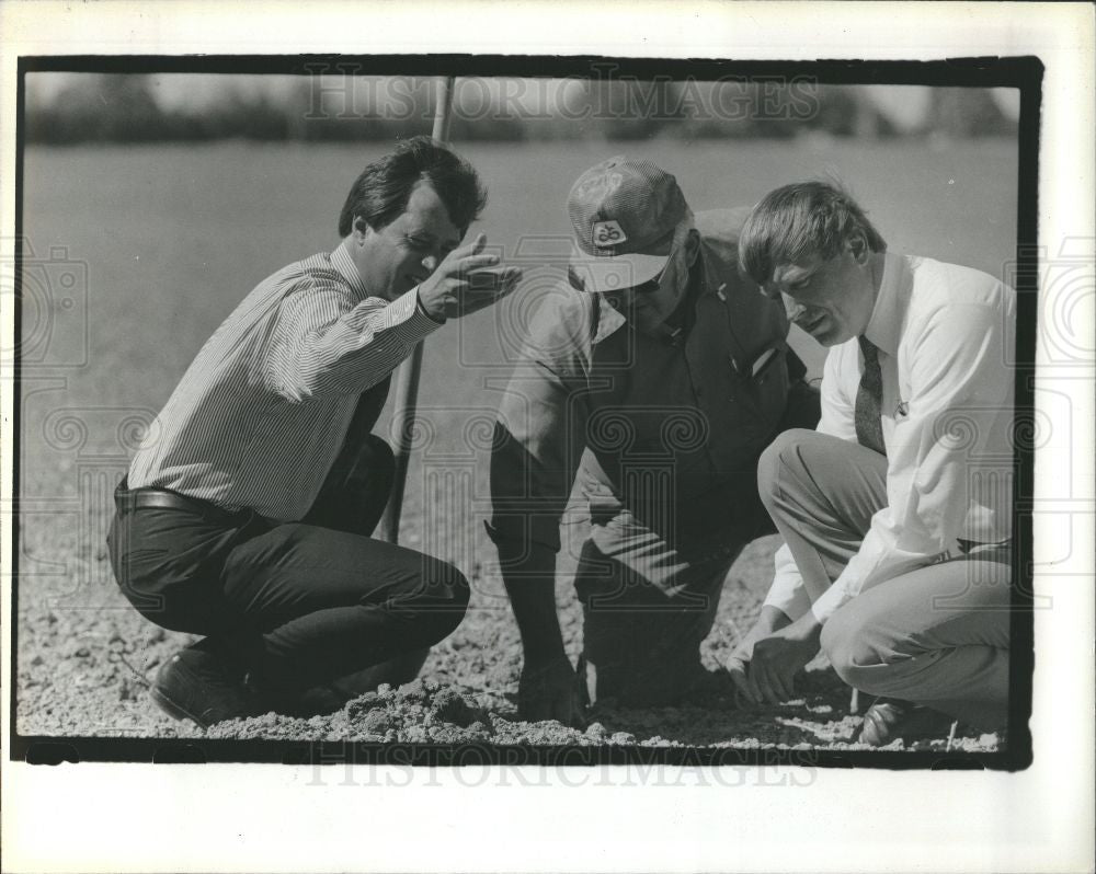 1988 Press Photo Gov James Blanchard - Historic Images