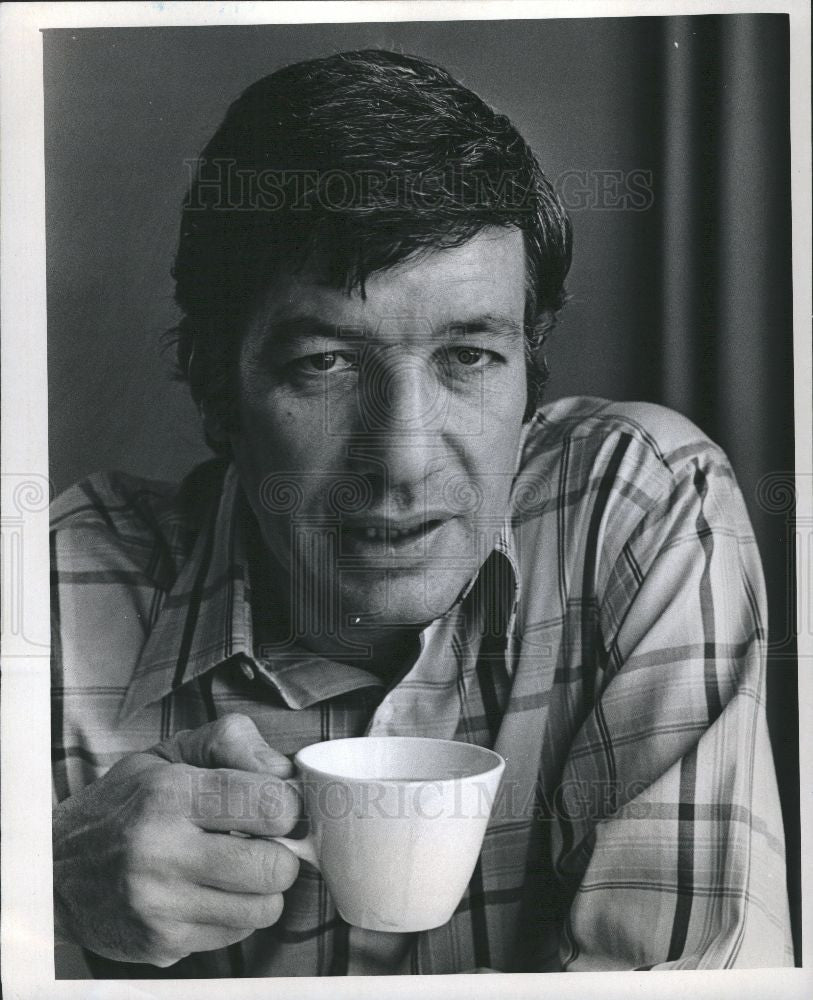1974 Press Photo Mike Tolan actor, producer - Historic Images