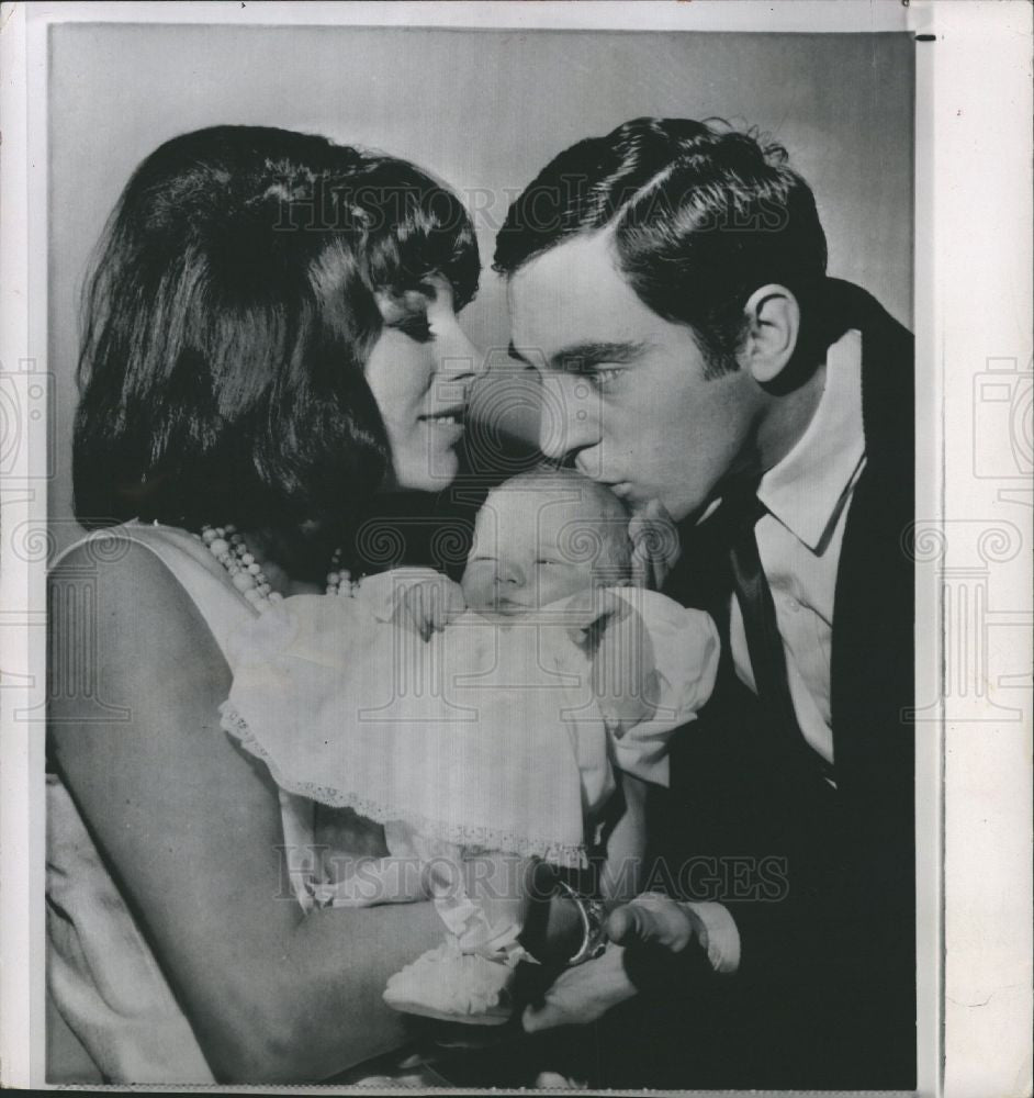 1963 Press Photo Jean Collins Anthony Newley Tara baby - Historic Images
