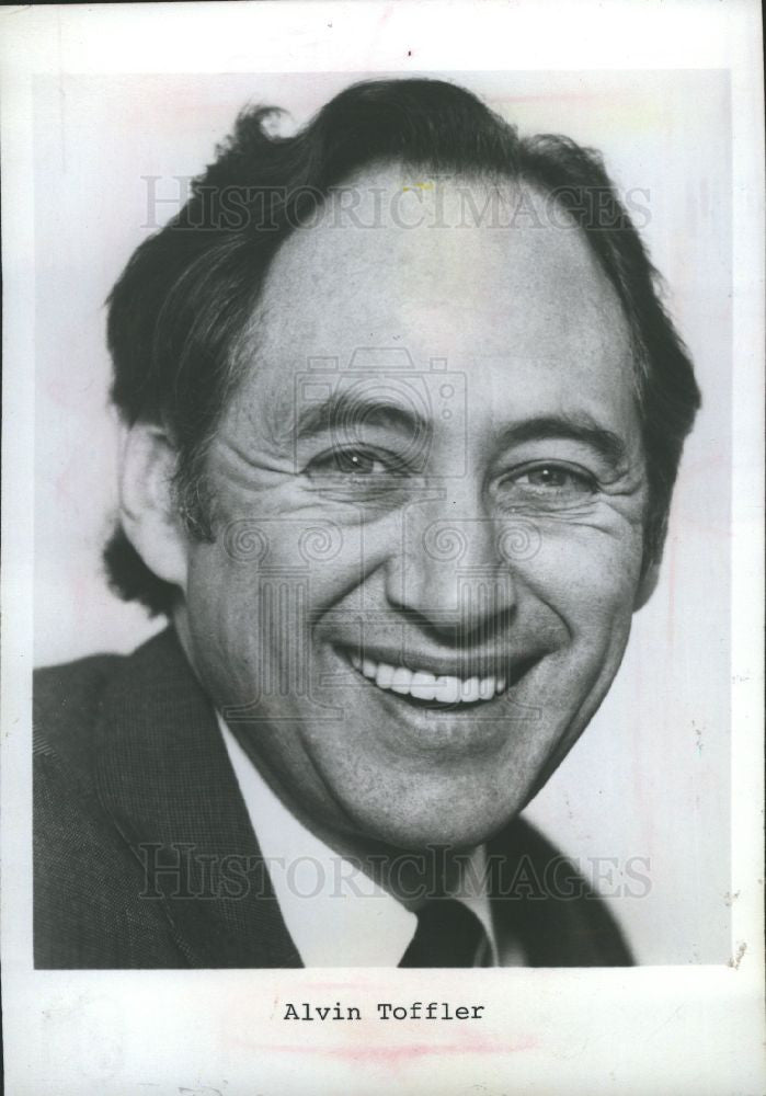 1988 Press Photo Alvin Toffler, author, social critic - Historic Images