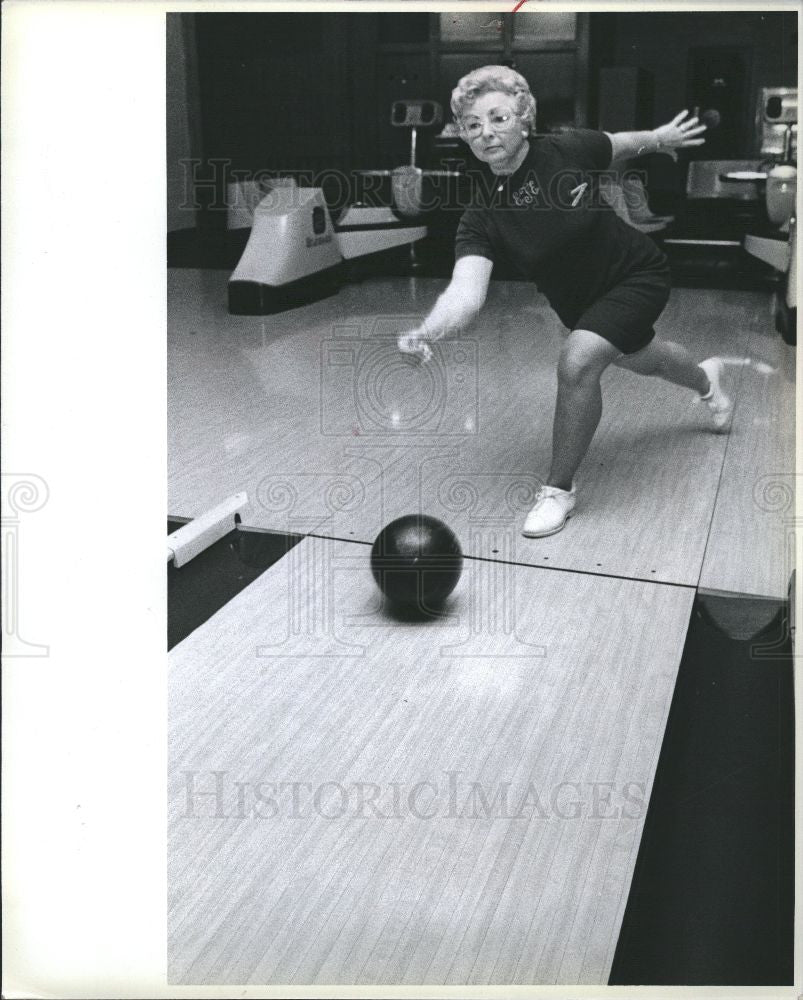 1979 Press Photo Elvira Toepfer bowling team decades - Historic Images