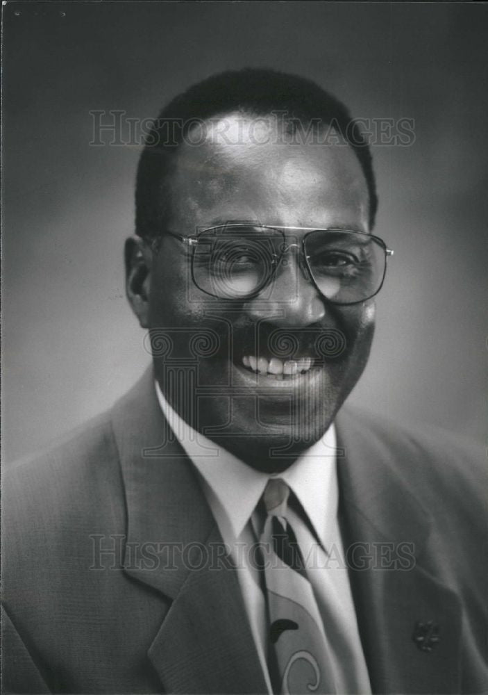 1995 Press Photo Archie L. Clark deputy director - Historic Images