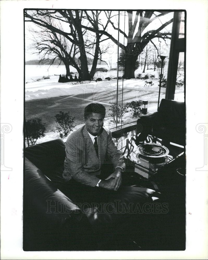 1990 Press Photo Richard Clapper orchard lake - Historic Images