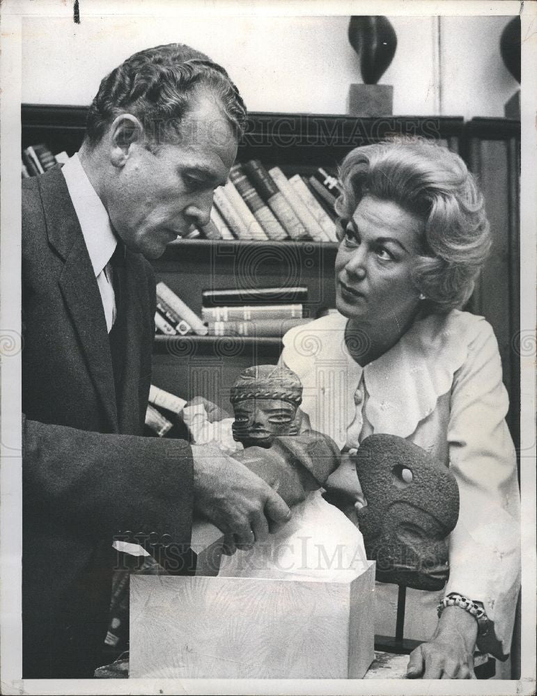 1959 Press Photo Charles Collingwood CBS news - Historic Images
