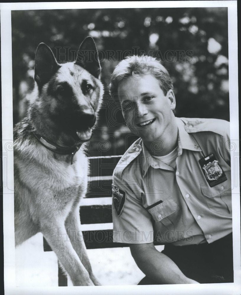 1989 Press Photo Rin Tin Tin Dog Television - Historic Images