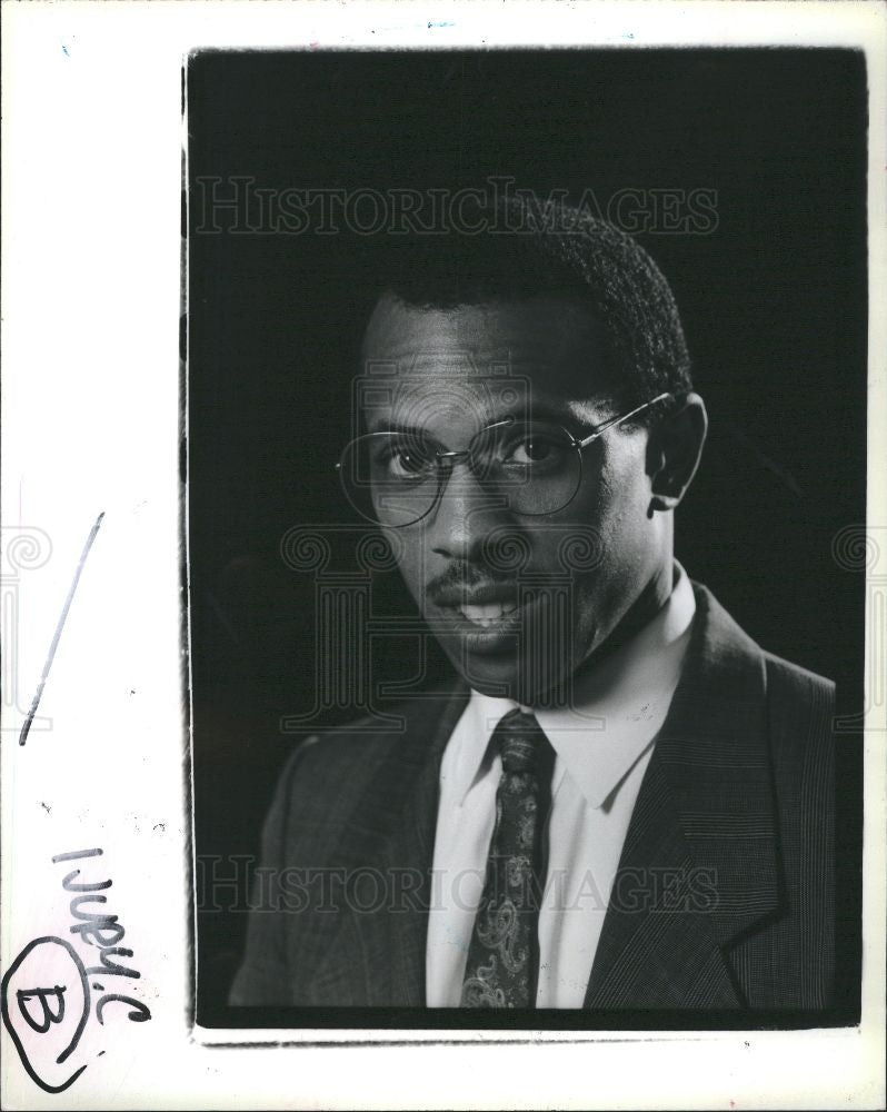 1989 Press Photo Jeffrey Collins Judge Laywer Detroit - Historic Images