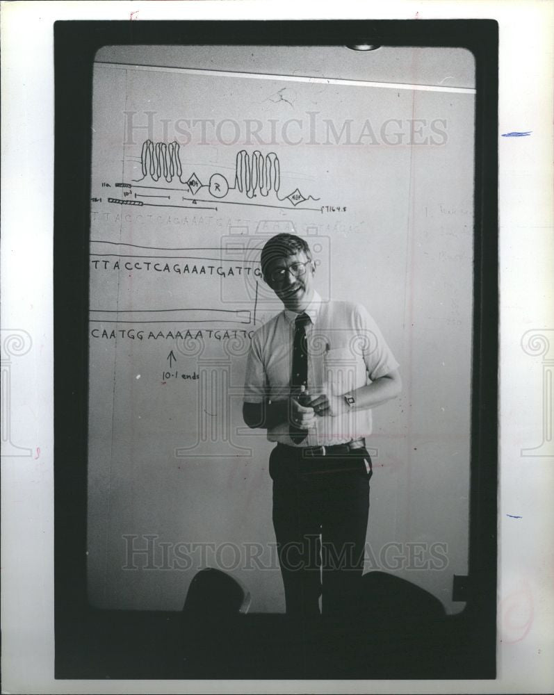 1990 Press Photo Dr. Collins - Historic Images