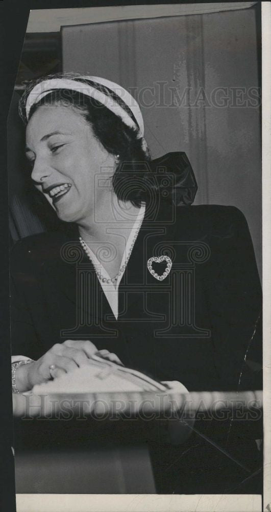 1947 Press Photo Mrs. William F. Torrey - Historic Images