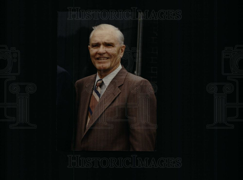 1988 Press Photo John Smith, Sparton Chairman - Historic Images
