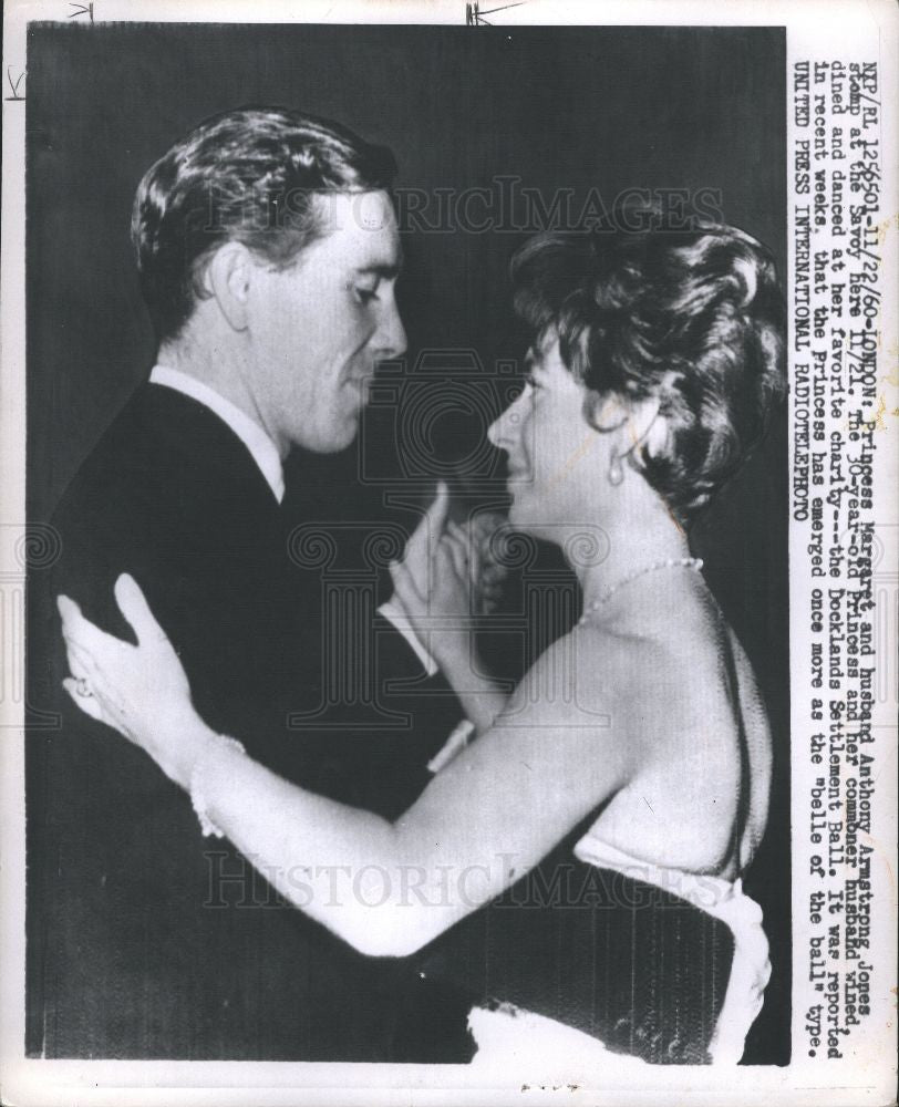 1960 Press Photo Princess Margaret Lord Snowden dancing - Historic Images