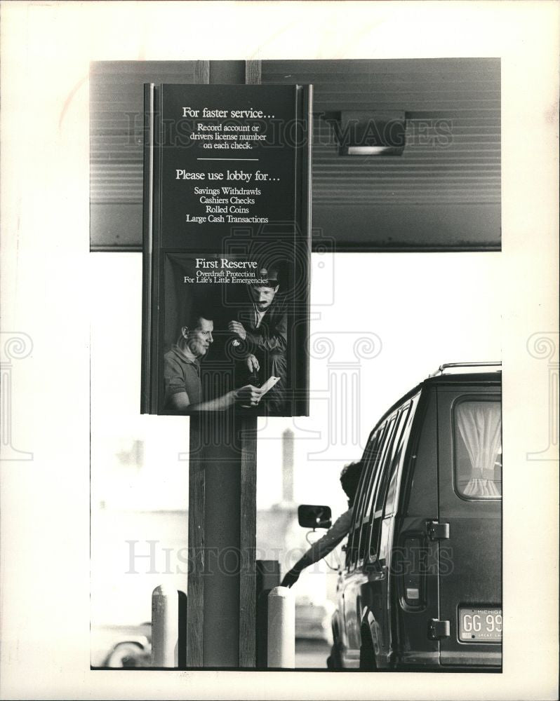 1986 Press Photo First of America bank-Detroit branch - Historic Images
