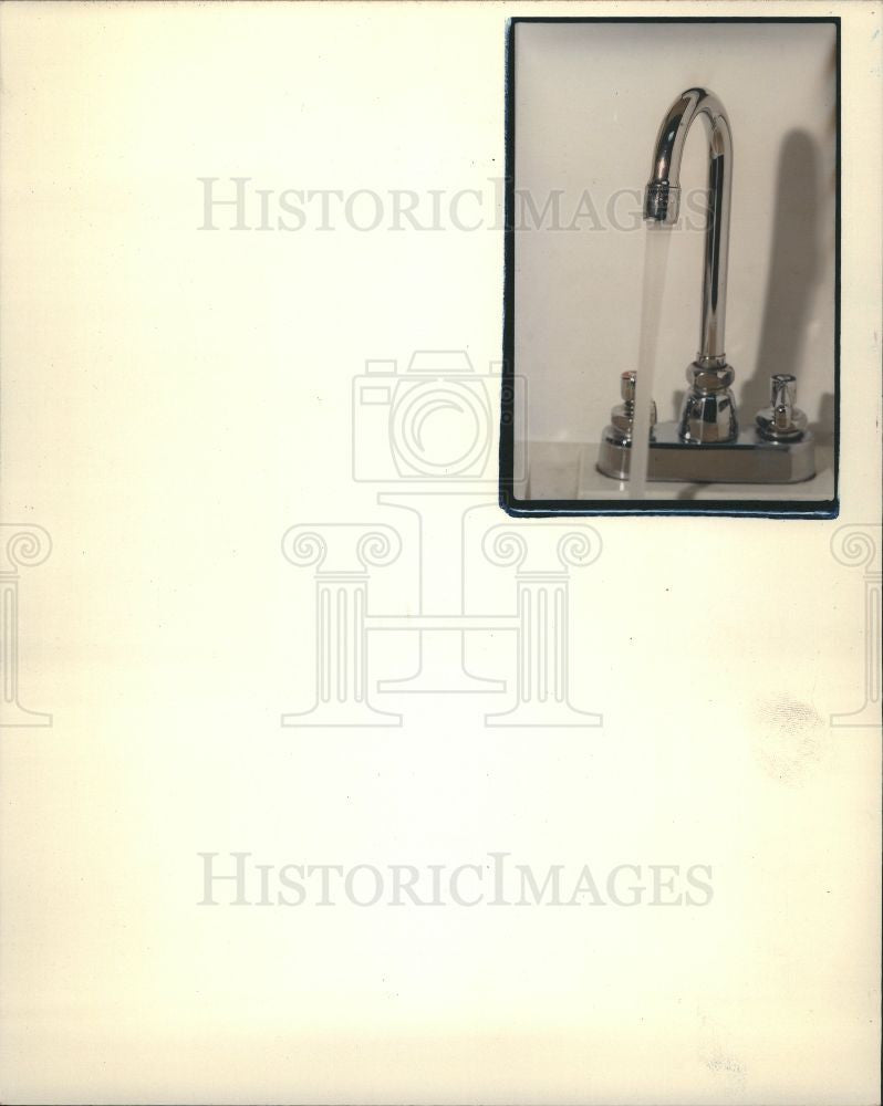 1991 Press Photo faucet tap valve water - Historic Images