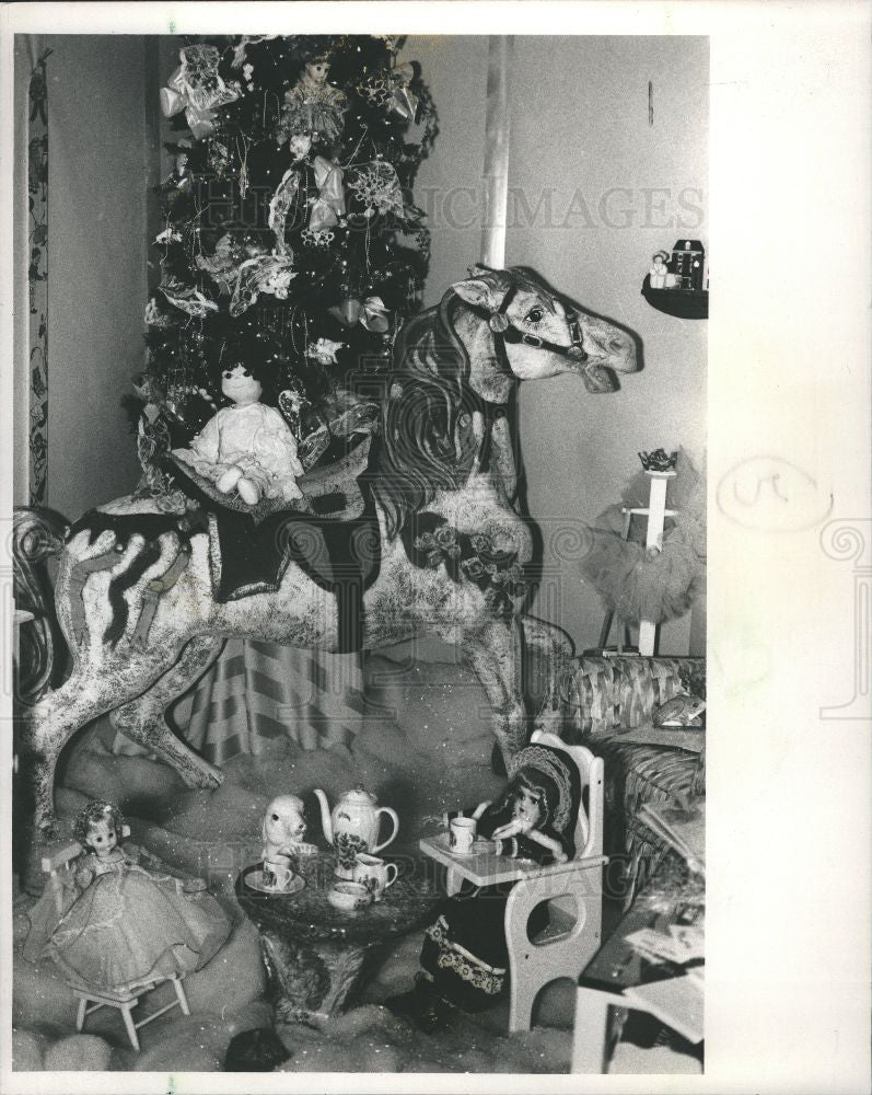 1988 Press Photo rooms decorated  Christmas tradition - Historic Images