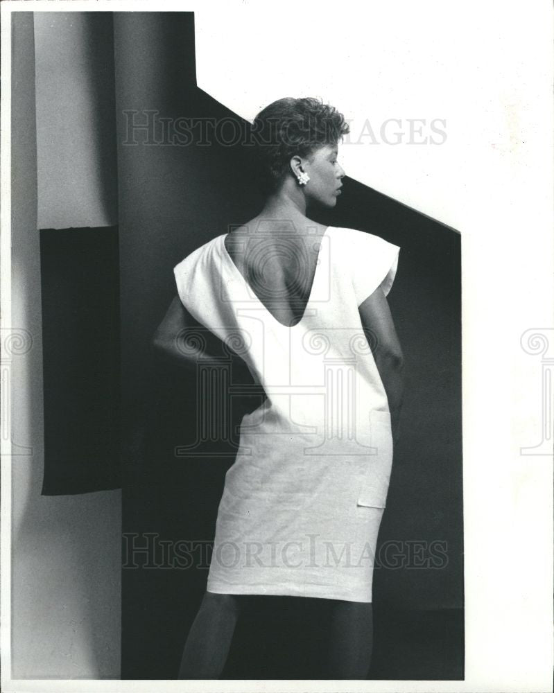 1983 Press Photo Andre Smith linen dress Aylacq - Historic Images