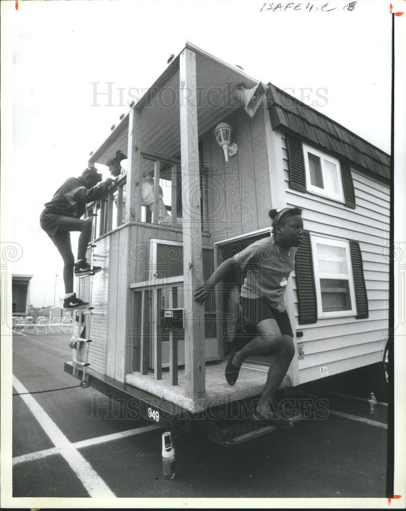 1993 Press Photo Campbelll Elementary School Fire Dept - Historic Images