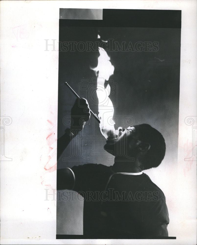 1966 Press Photo Fire eater frank - Historic Images