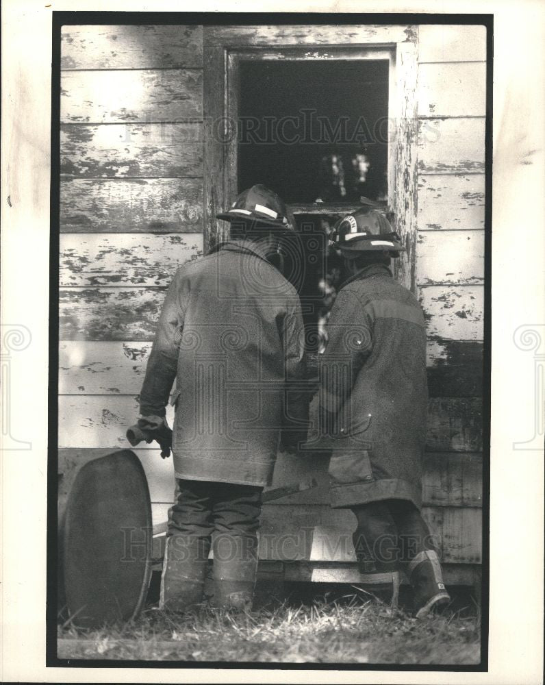 1987 Press Photo Fire Fighters Lilford House Training - Historic Images