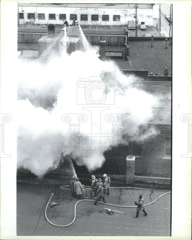 1986 Press Photo Fire, Aunt Mid. Produce Co. - Historic Images