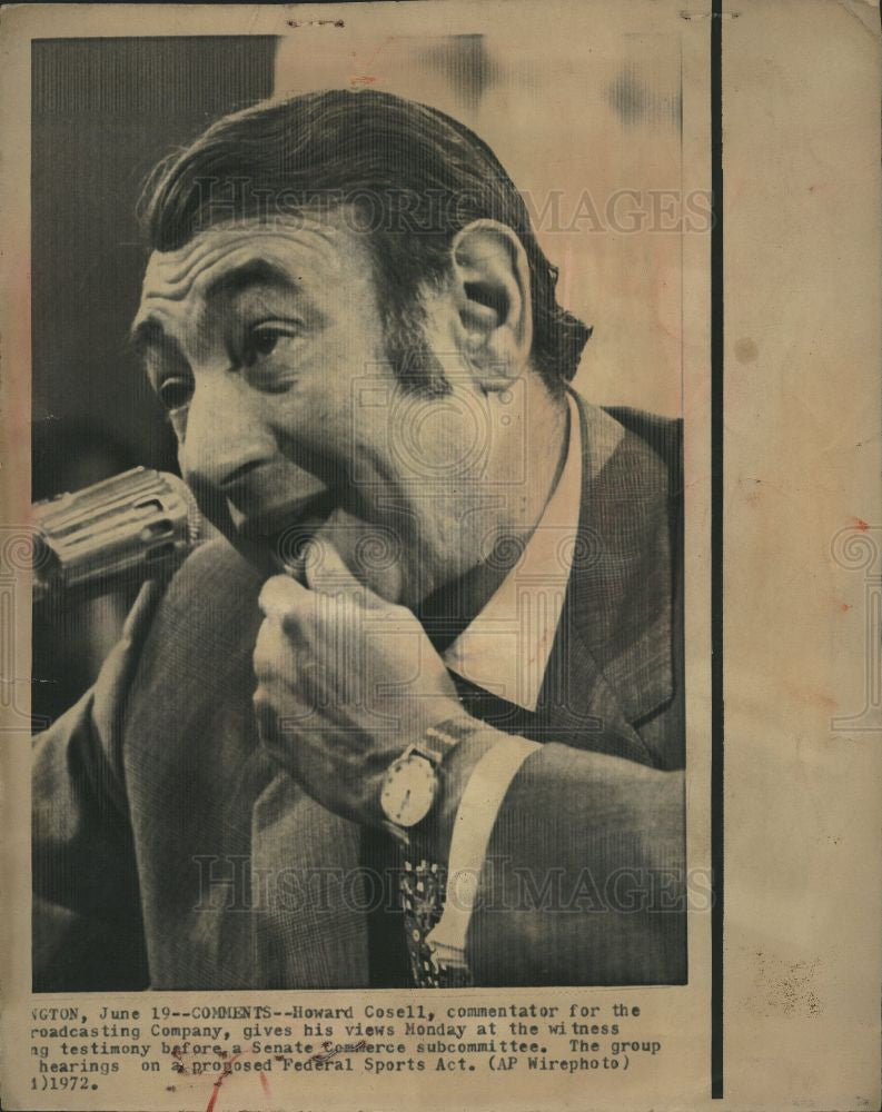 1982 Press Photo Howard Cosell Commentator Brodcasting - Historic Images