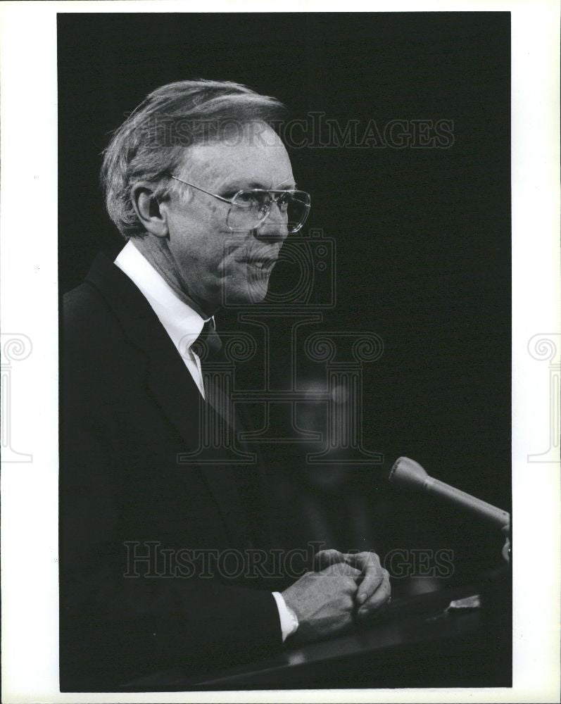1991 Press Photo Paul Coverdell Peace Corps Ann Arbor - Historic Images