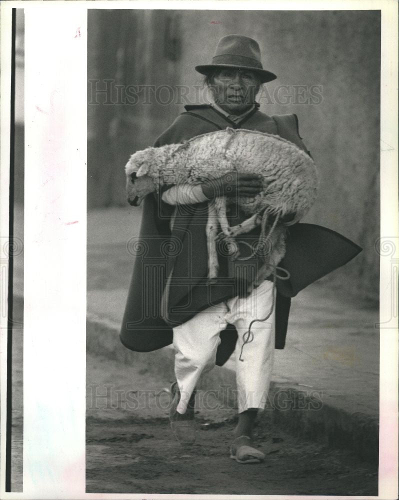 1991 Press Photo Otavalo Indian - Historic Images