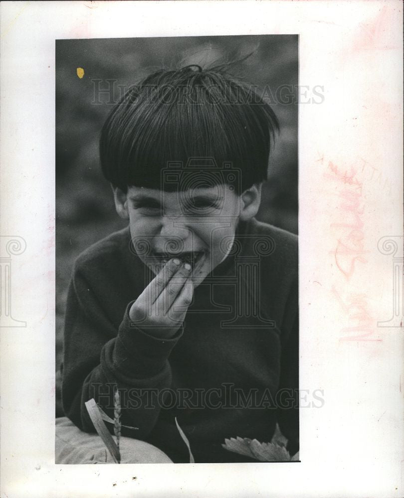1974 Press Photo Matt Skolnik eating - Historic Images
